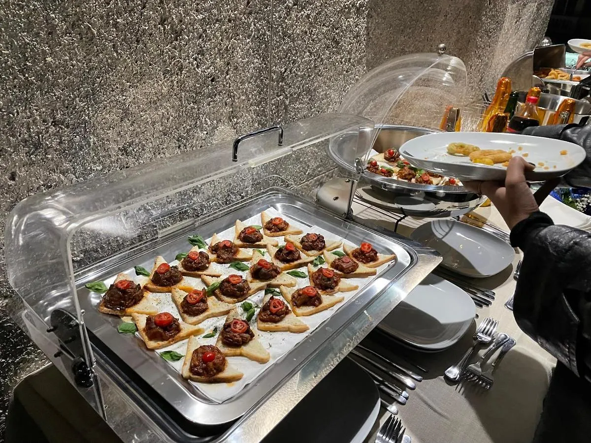 Domus Victoria Otel Cenova 0*,