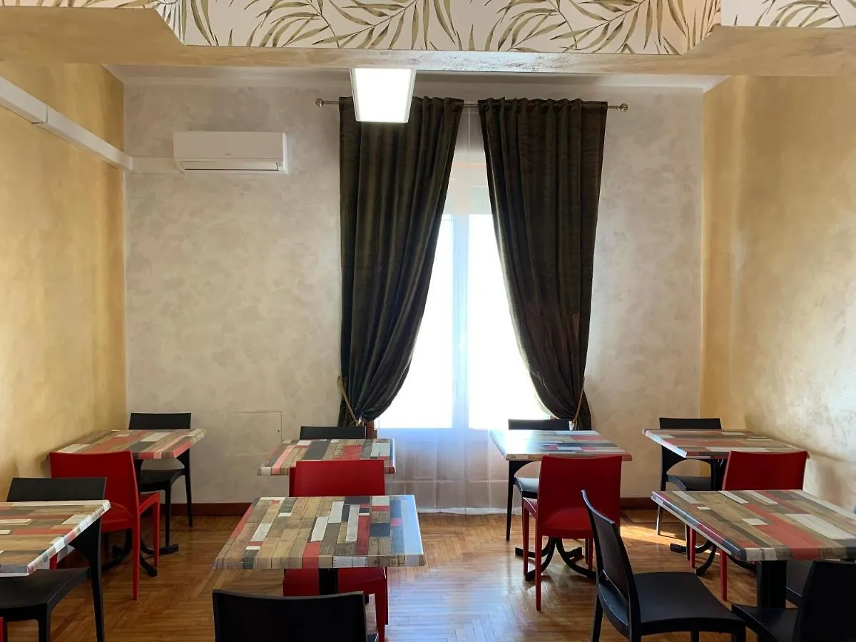 Hotel Domus Victoria Genua 0*,  Włochy